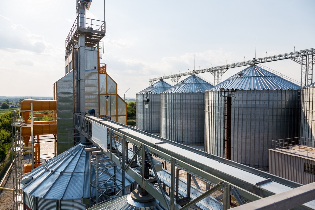 Muller Beltex BV, V.A.V. Aandrijvingen BV en het in Duitsland gevestigde Bechtel GmbH zijn een strategische alliantie aangegaan. De eigenaren Lars Muller en Emiel Schoutsen hebben een belang in elkaars bedrijven verworven om zo hun samenwerking te bekrachtigen.